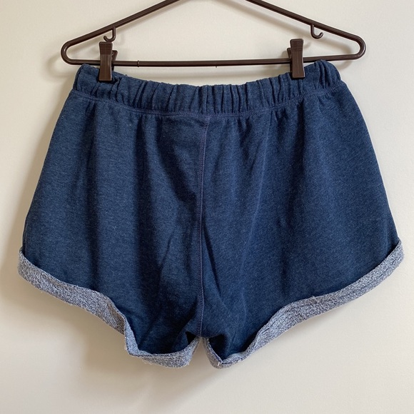 H&M sweatshorts - Picture 2 of 3